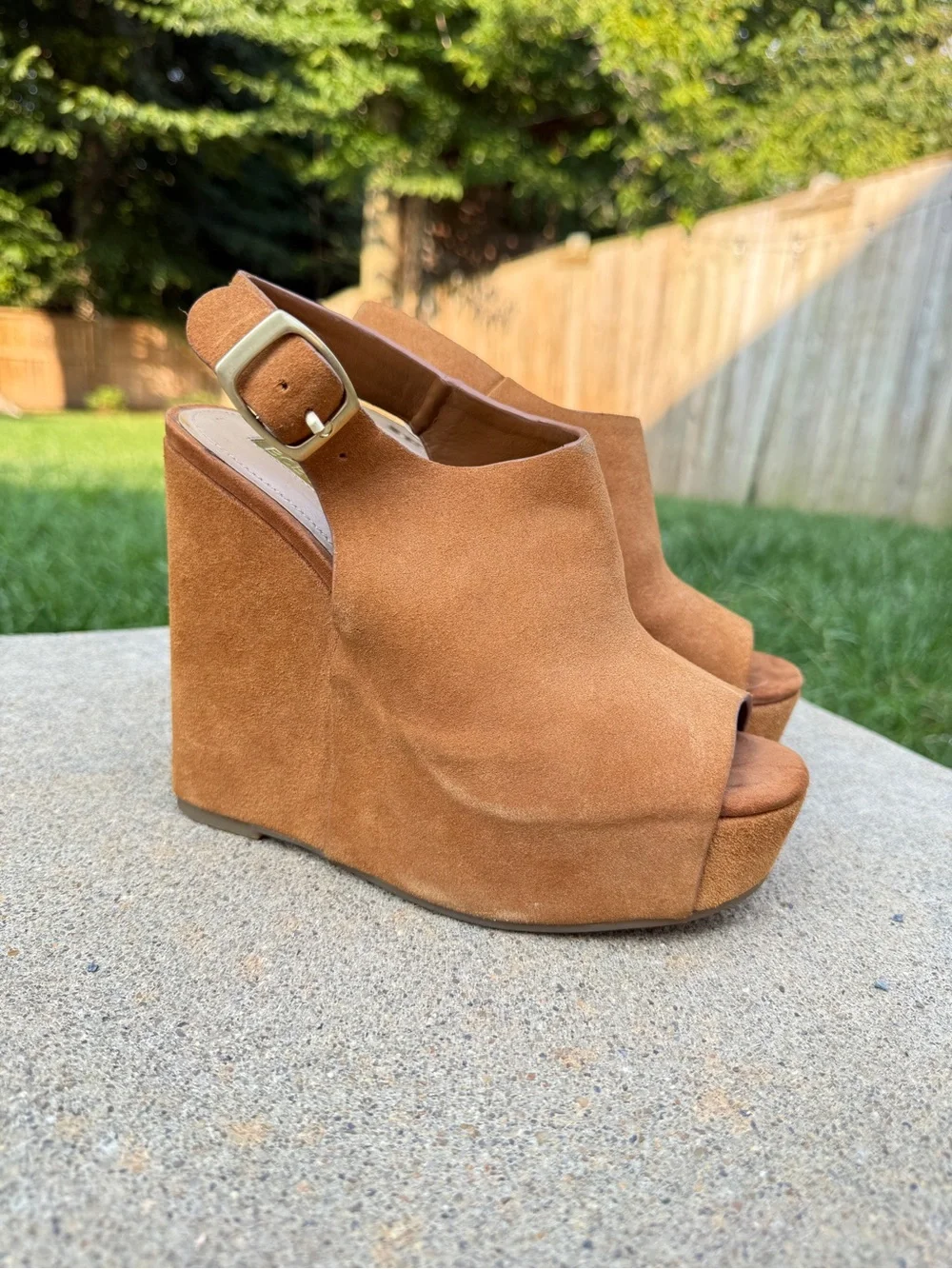 BCBGeneration Fader Tan Suede Peep Toe Platform Slingback Wedge Sandals Size 6M